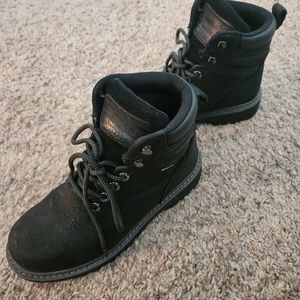 Boots  whit steel toe